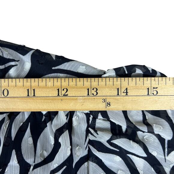 Monochrome Palm Print Flutter Sleeve Blouse S | Black Ivory Resort Editorial Top - Picture 8 of 12